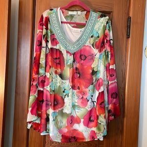 Susan Graver size 3x Sheer floral blouse with tank top